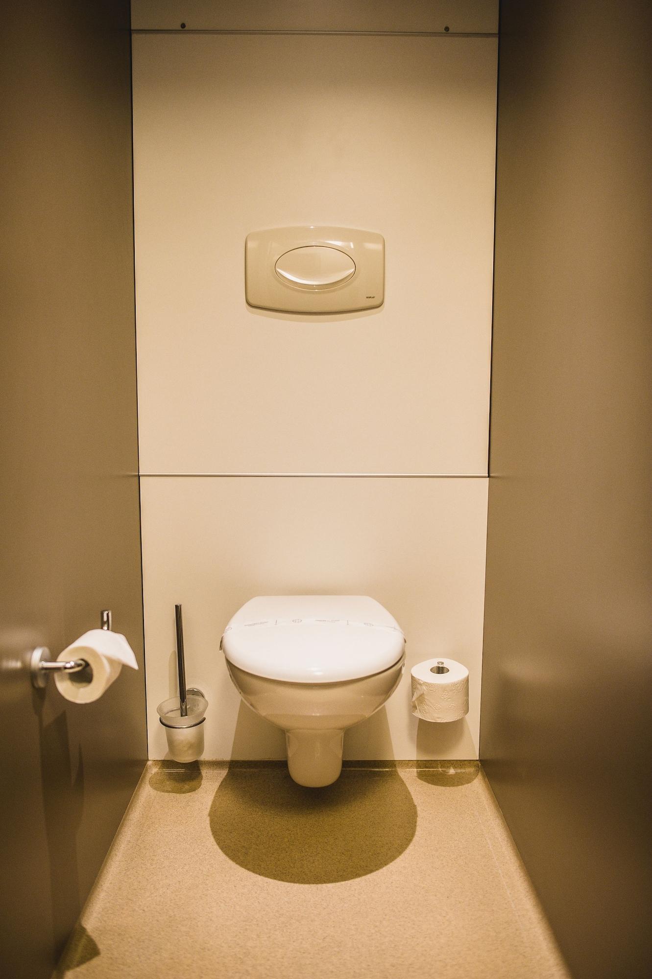 Dc Hotel&restaurant Airport